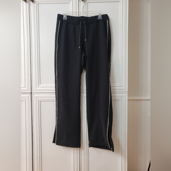 Lululemon on the right track pants size 8 - Picture 3 of 10